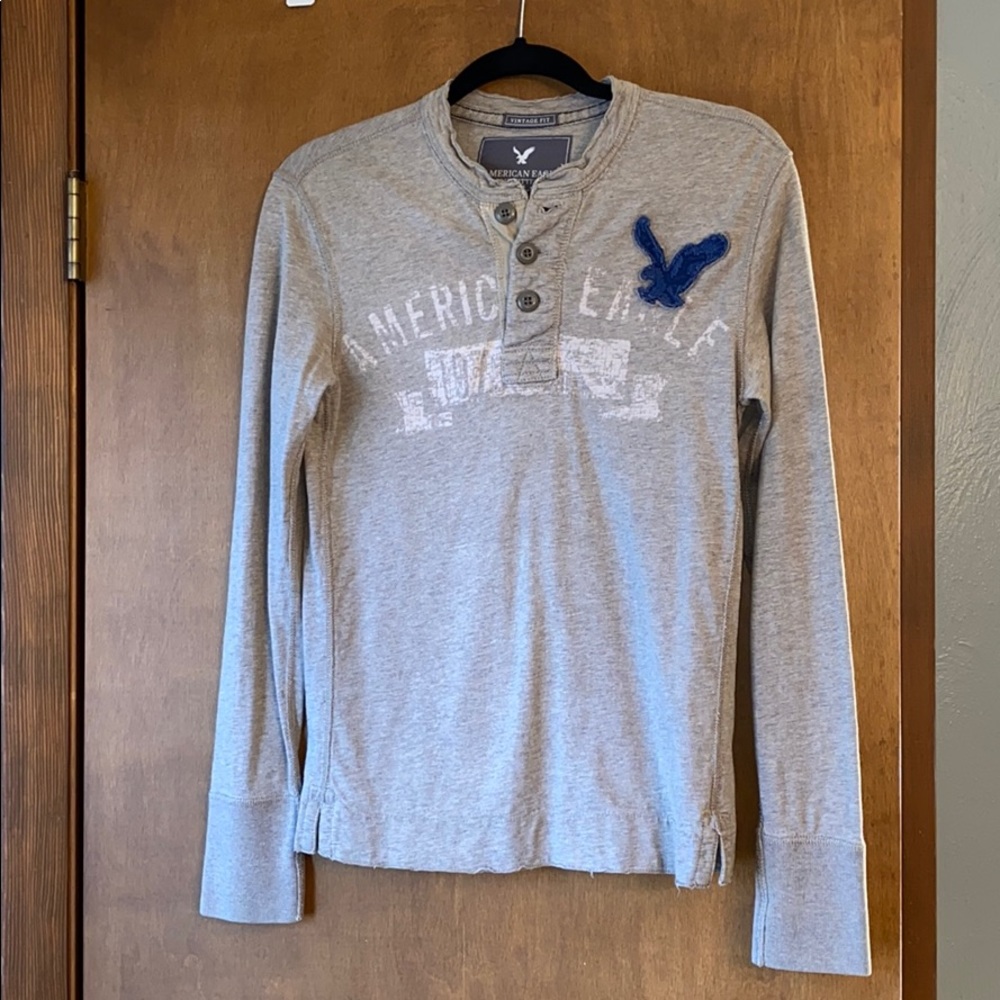 American Eagle outfitters men’s shirt.  Size xs